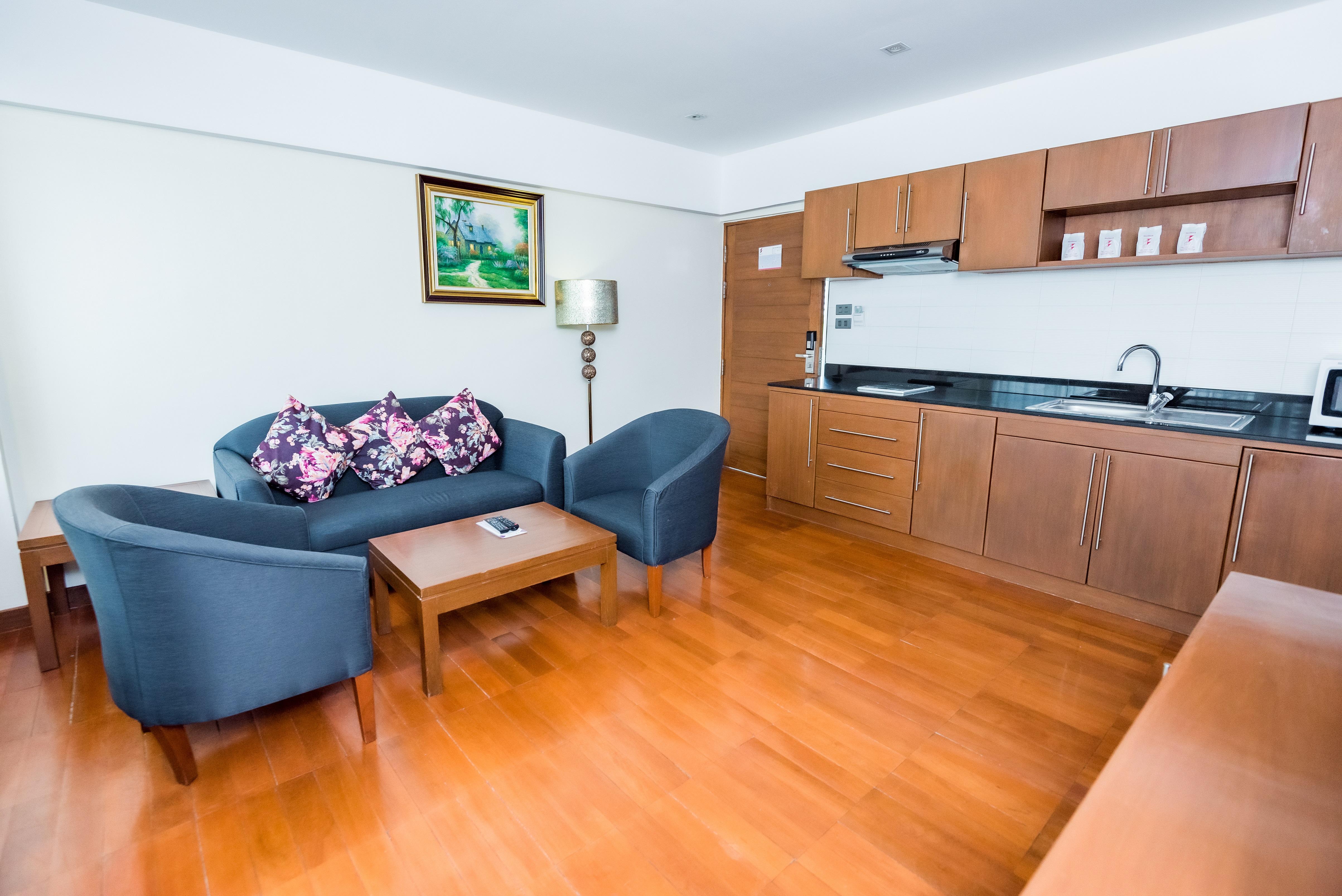 Bally Suite Sukhumvit Bangkok Ngoại thất bức ảnh